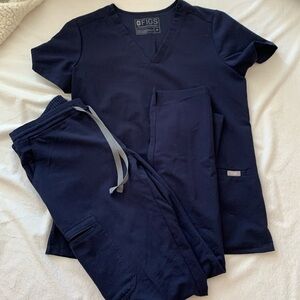 Figs - Navy scrub set